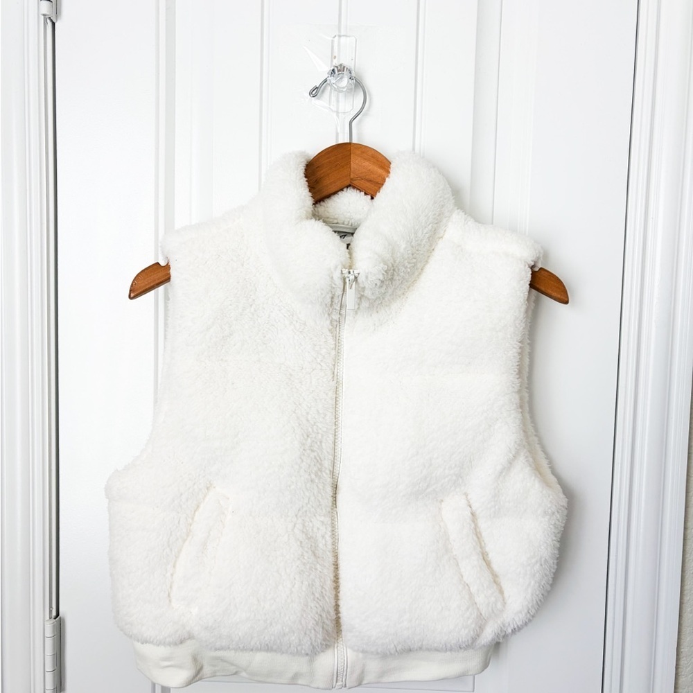 Planet Heart Juniors White Sherpa Puffer Vest Size Medium - Picture 3 of 4